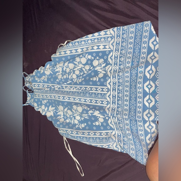 Random dresses/tops bundle - Picture 5 of 15